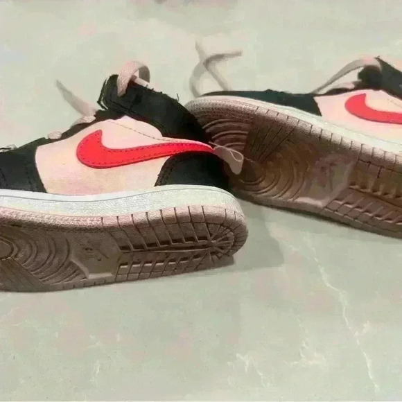 Nike dunks size 8C - Picture 2 of 2